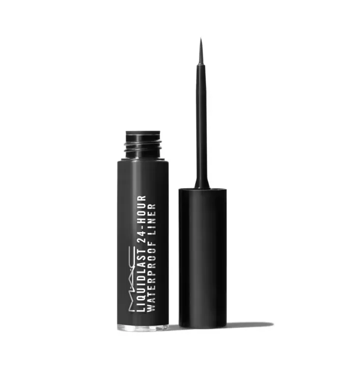 MAC Liquidlast 24-Hour Waterproof Liner – Point Black – 2.5 ml